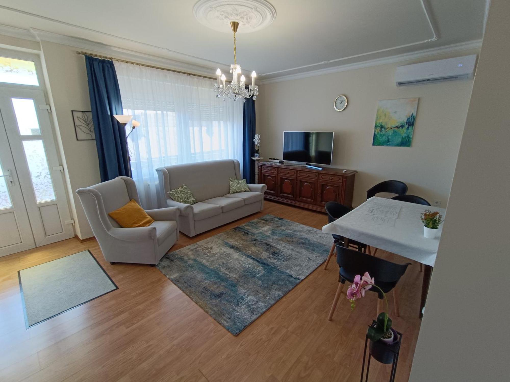 Апартаменты Varnegyed Apartman Dunafoldvar Экстерьер фото